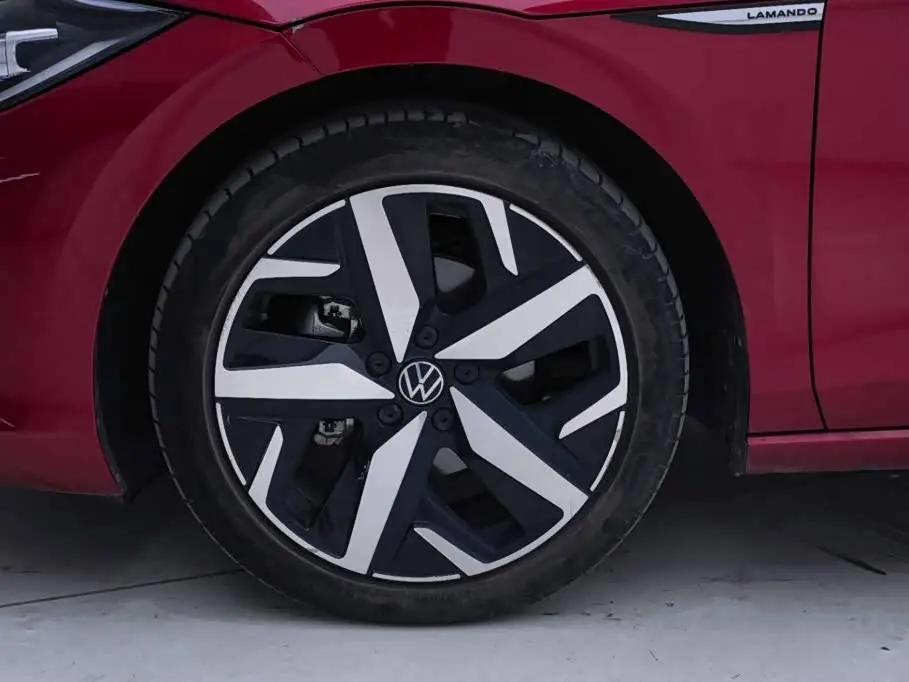 Volkswagen Lamando 2023 — Photo 8/20