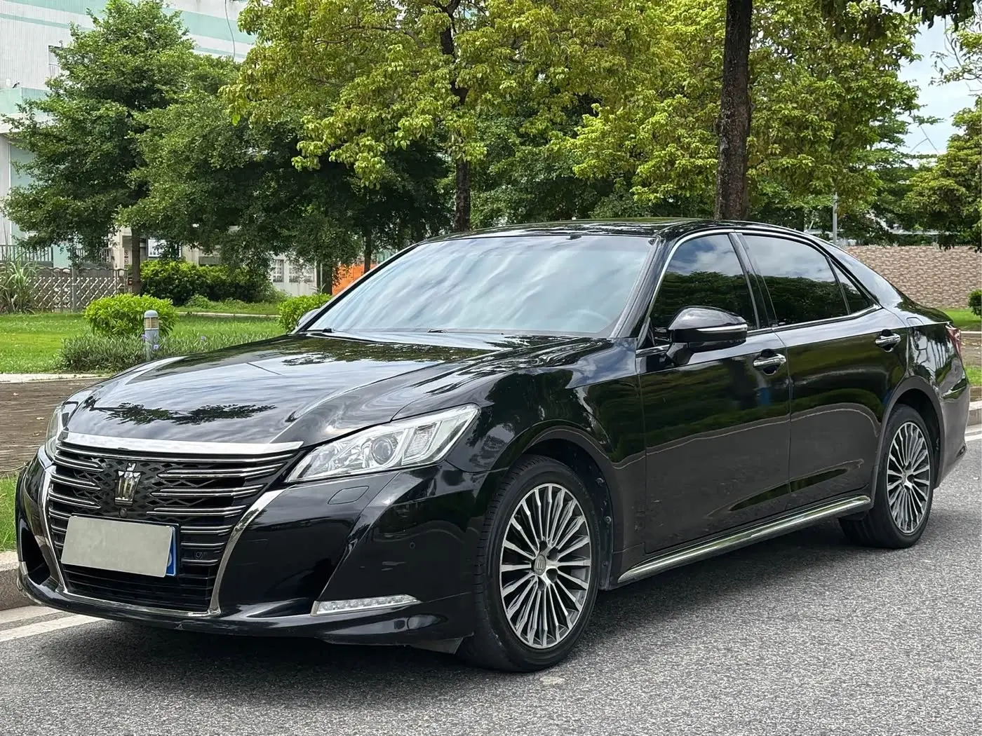 Toyota Crown 2014 — Фото 1/15
