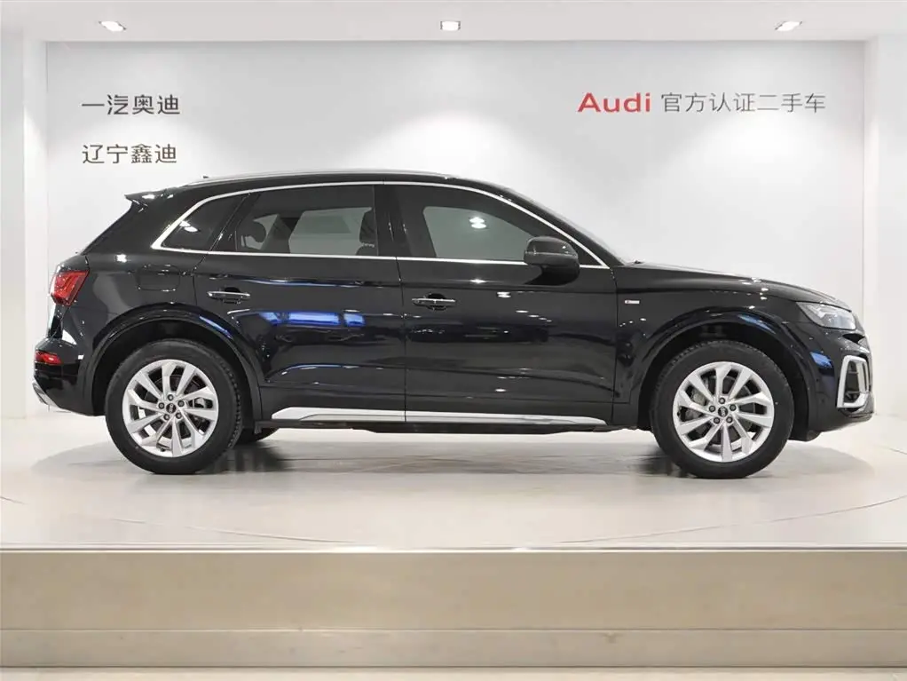 Audi Q5L 2022 — Фото 2/9