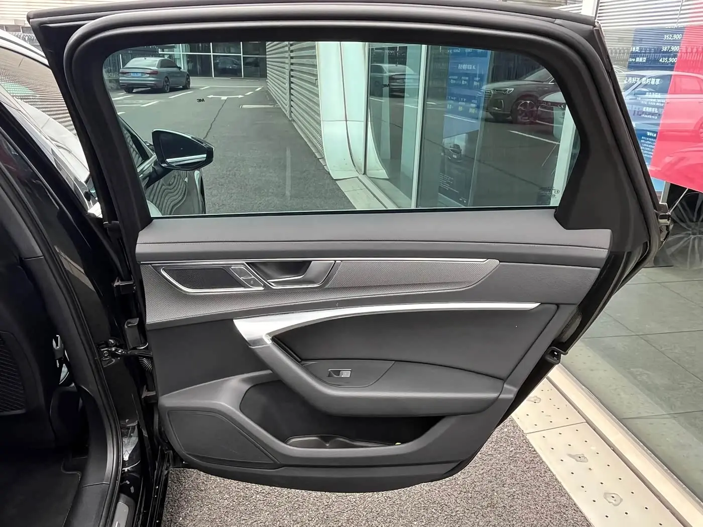 Audi A6L 2023 — Фото 14/17