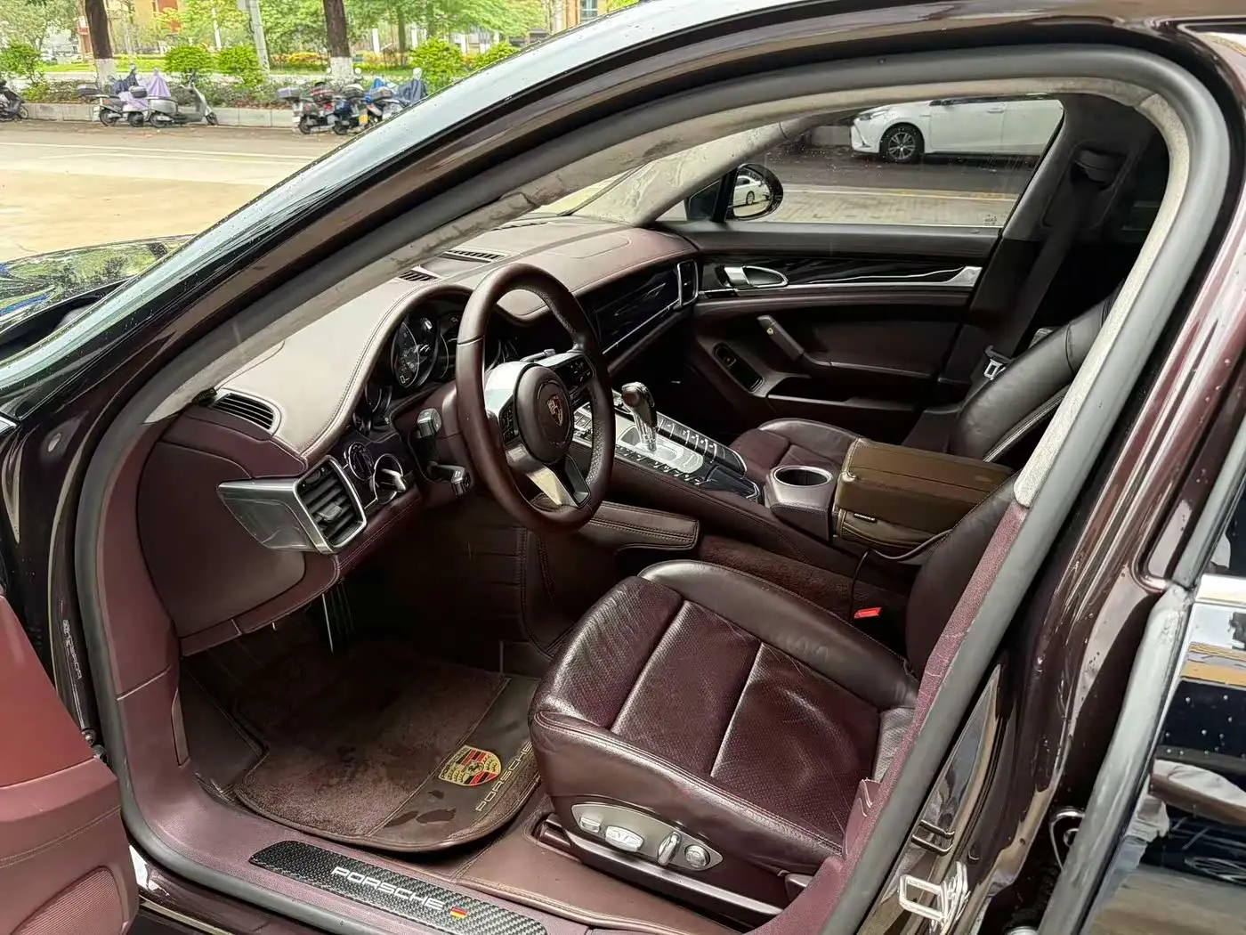 Porsche Panamera 2011 — Photo 6/9
