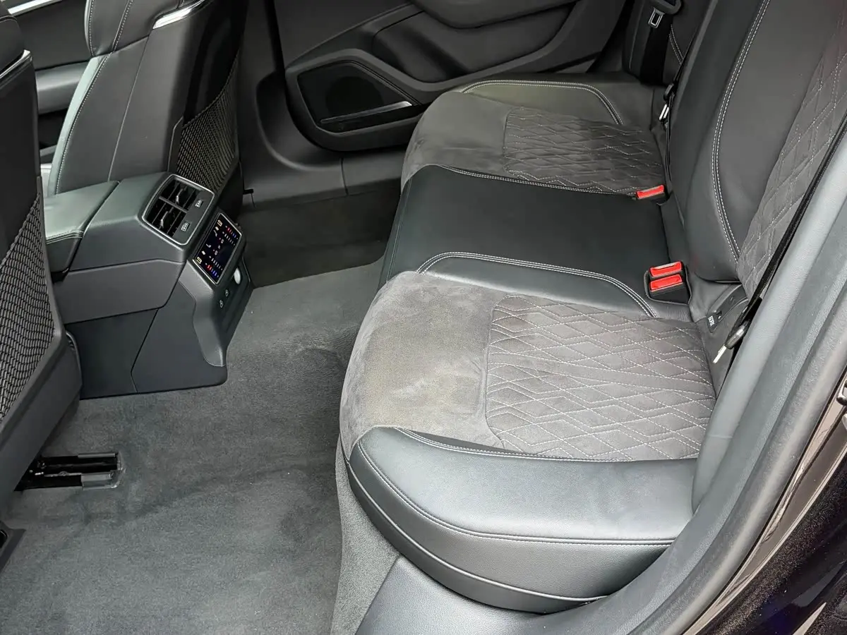 Audi A7L 2024 — Şəkil 6/15