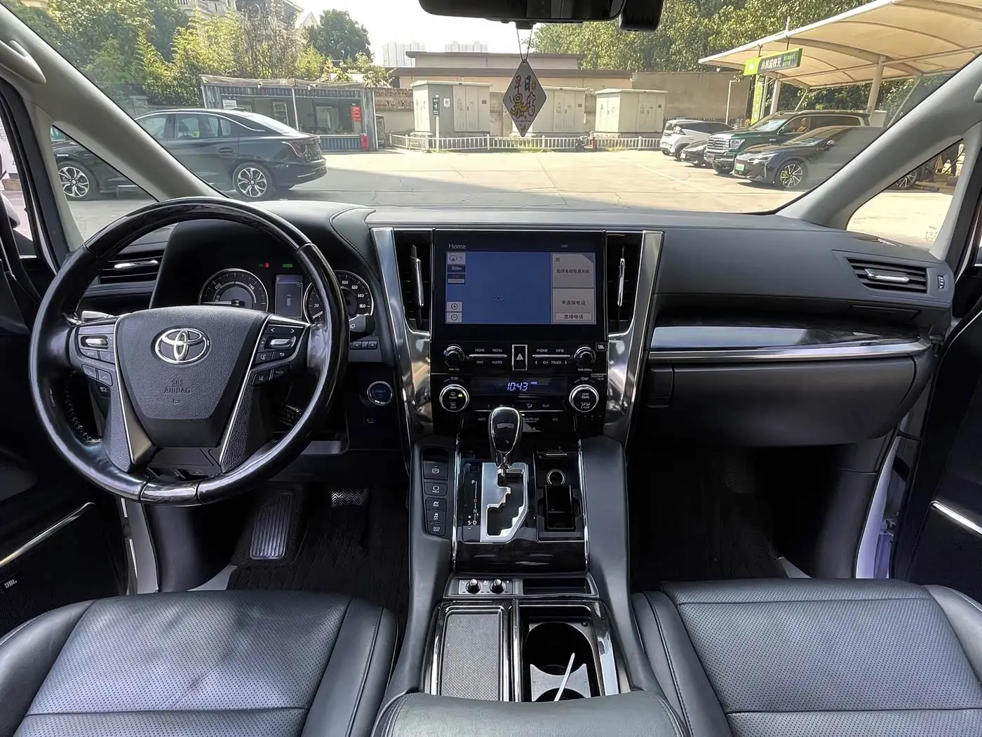 Toyota Vellfire 2022 — Photo 10/20