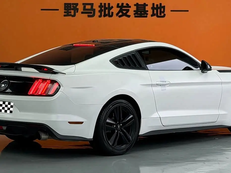 Ford Mustang 2017 — Photo 6/6