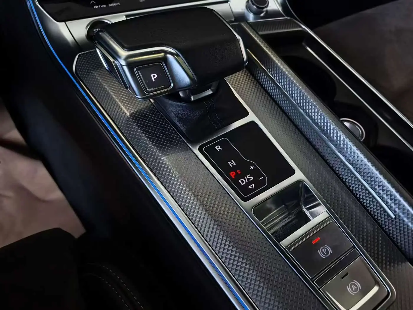 Audi A6L 2023 — Photo 4/9