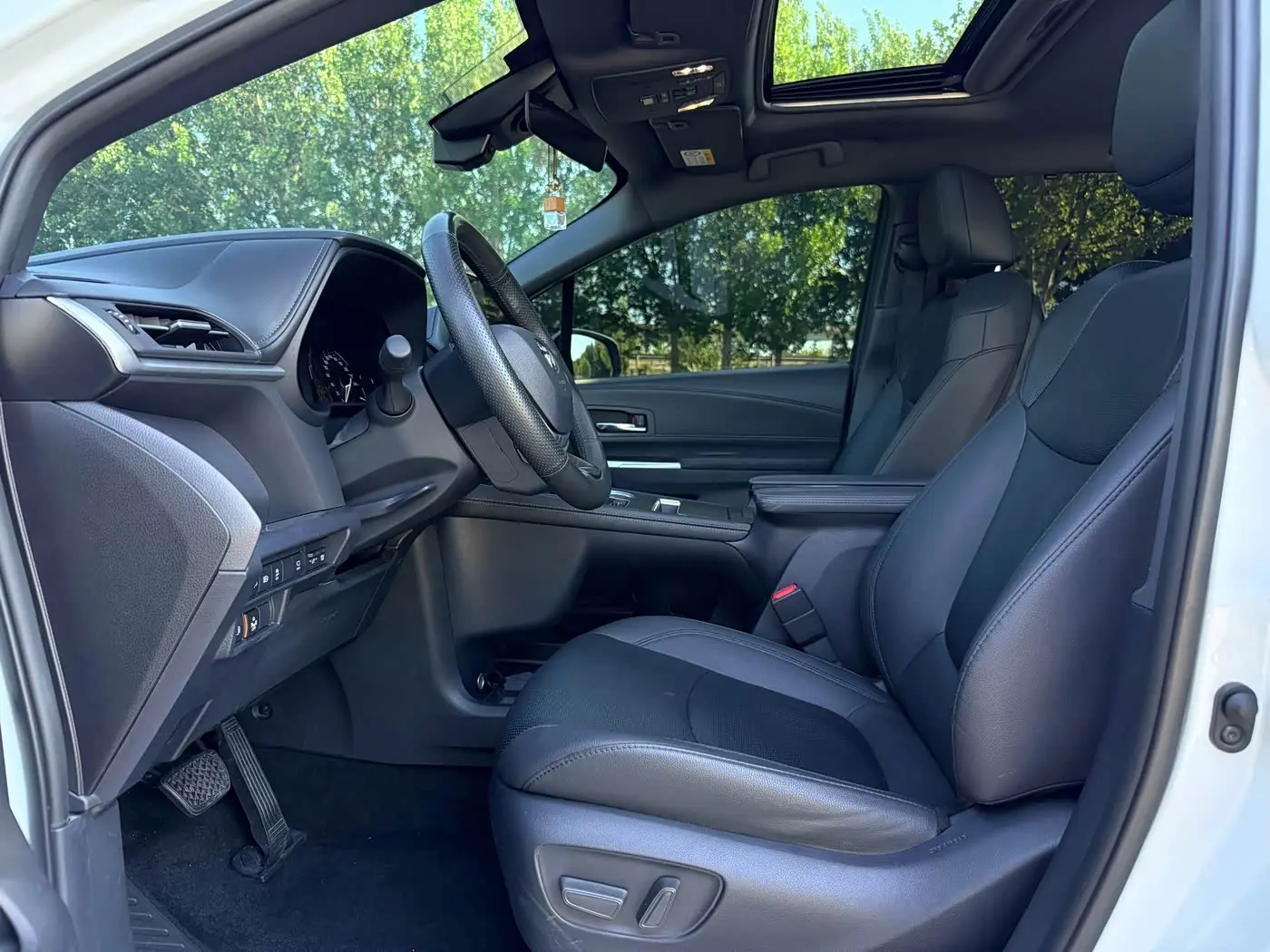 Toyota Granvia 2023 — Şəkil 10/11