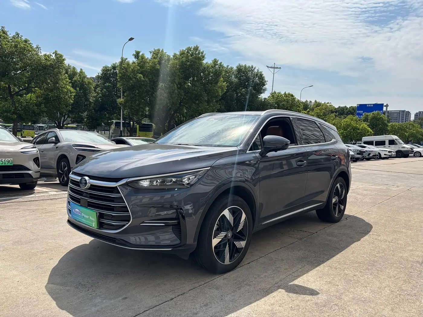 BYD Tang New Energy 2023 — Фото 1/13