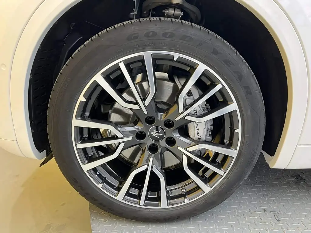 Maserati Grecale 2025 — Şəkil 5/20