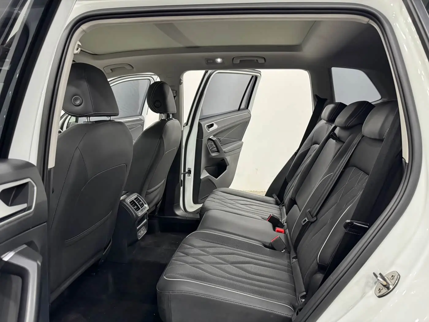 Volkswagen Tiguan L 2022 — Фото 6/9