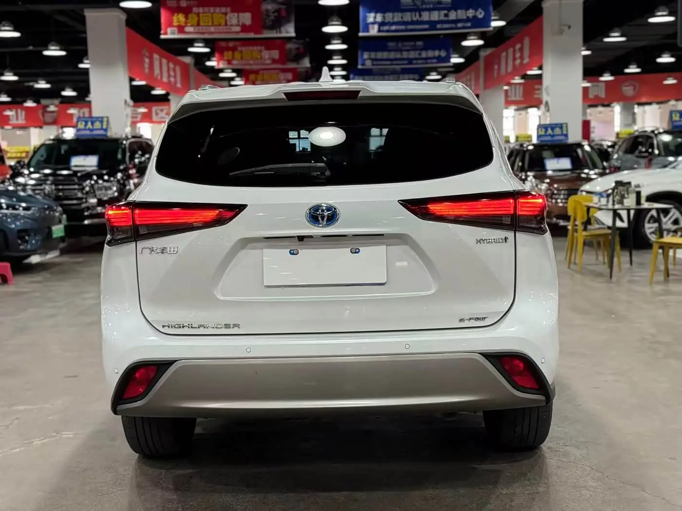Toyota Highlander 2023 — Şəkil 4/9