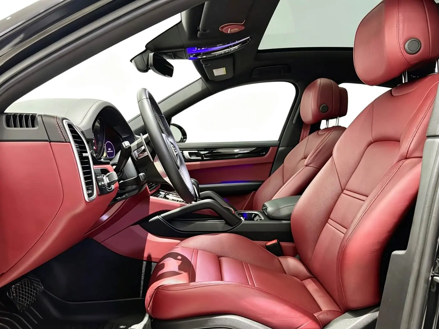 Porsche Cayenne 2023 — Photo 8/13