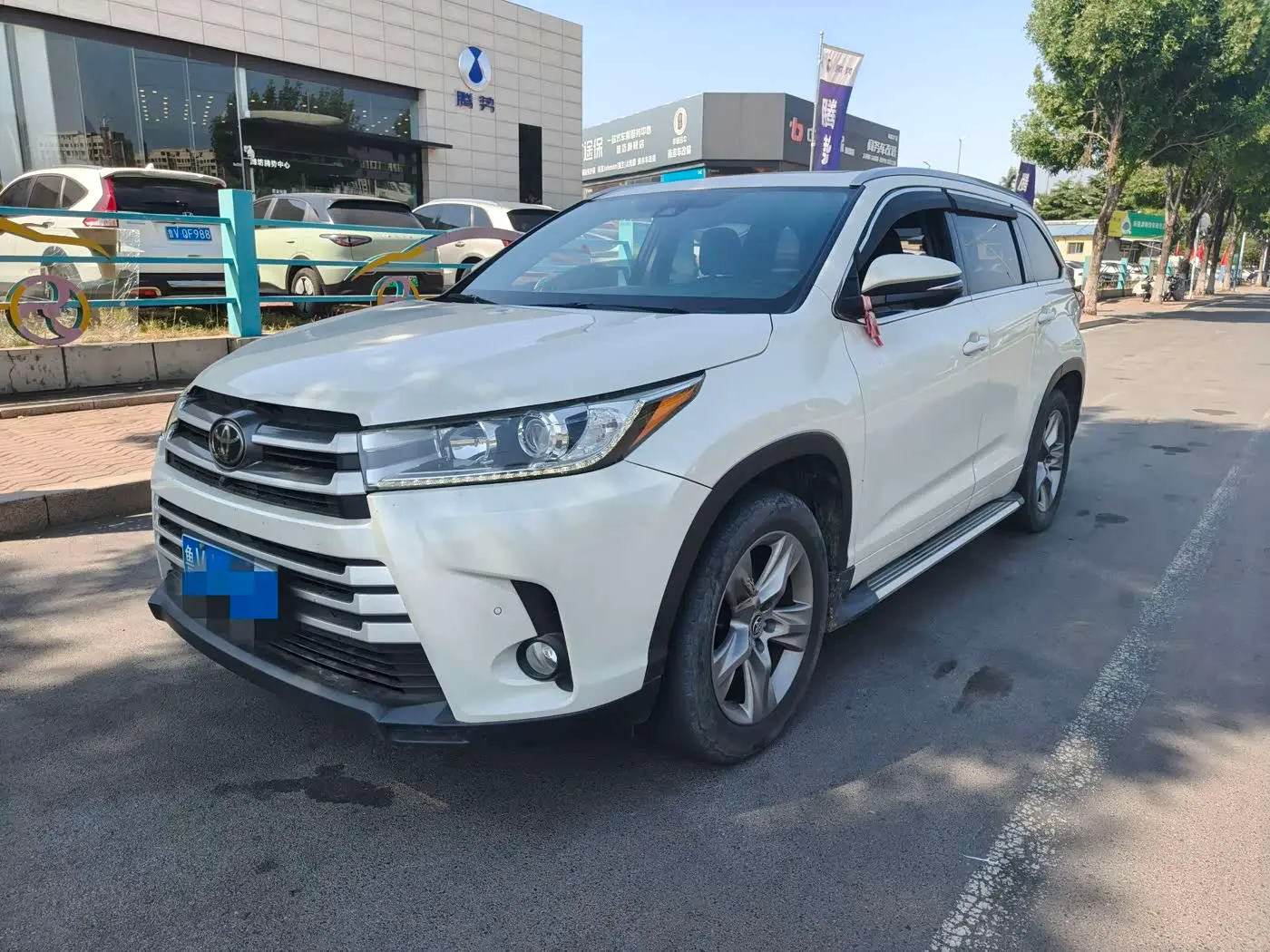 Toyota Highlander 2020 — Фото 1/18