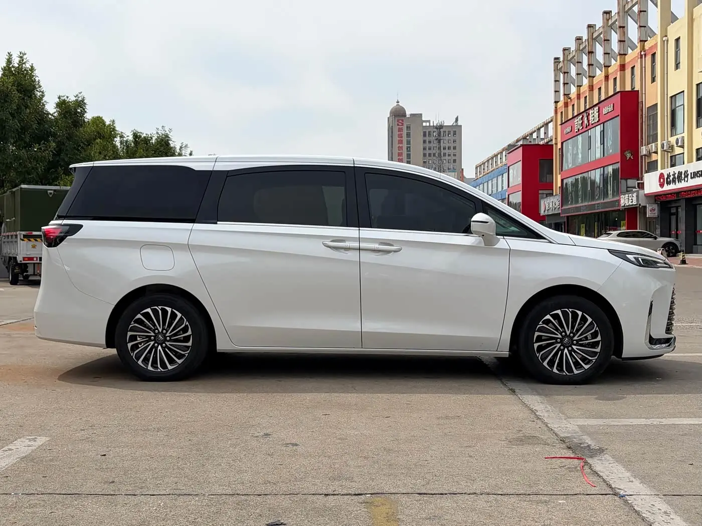 Buick GL8 New Energy 2025 — Şəkil 15/15