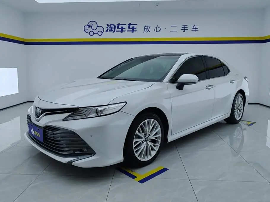 Toyota Camry 2019 — Şəkil 1/16