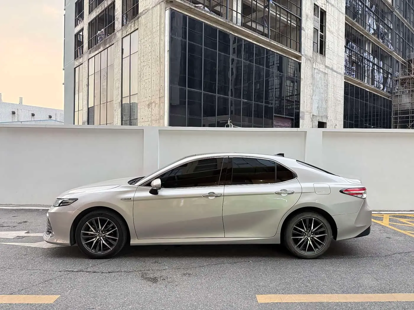Toyota Camry 2021 — Şəkil 3/18