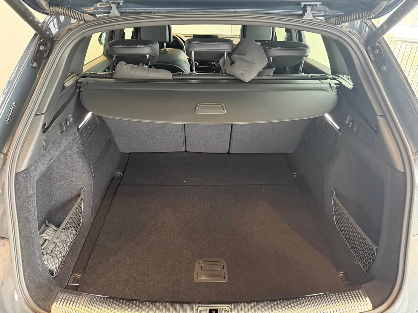 Audi Q5L 2025 — Photo 18/20