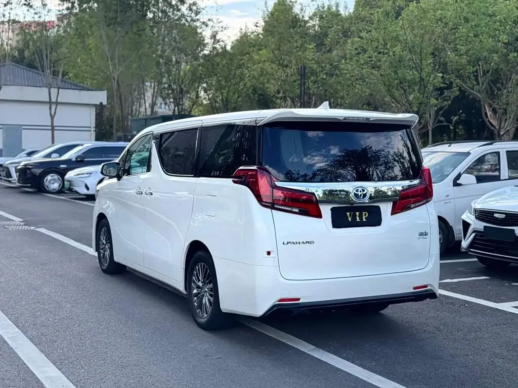 Toyota Alphard 2020 — Photo 6/9