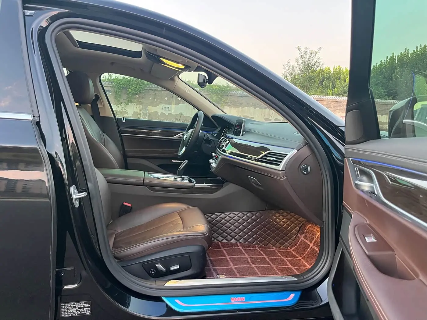 BMW 7 Series 2017 — Фото 18/20