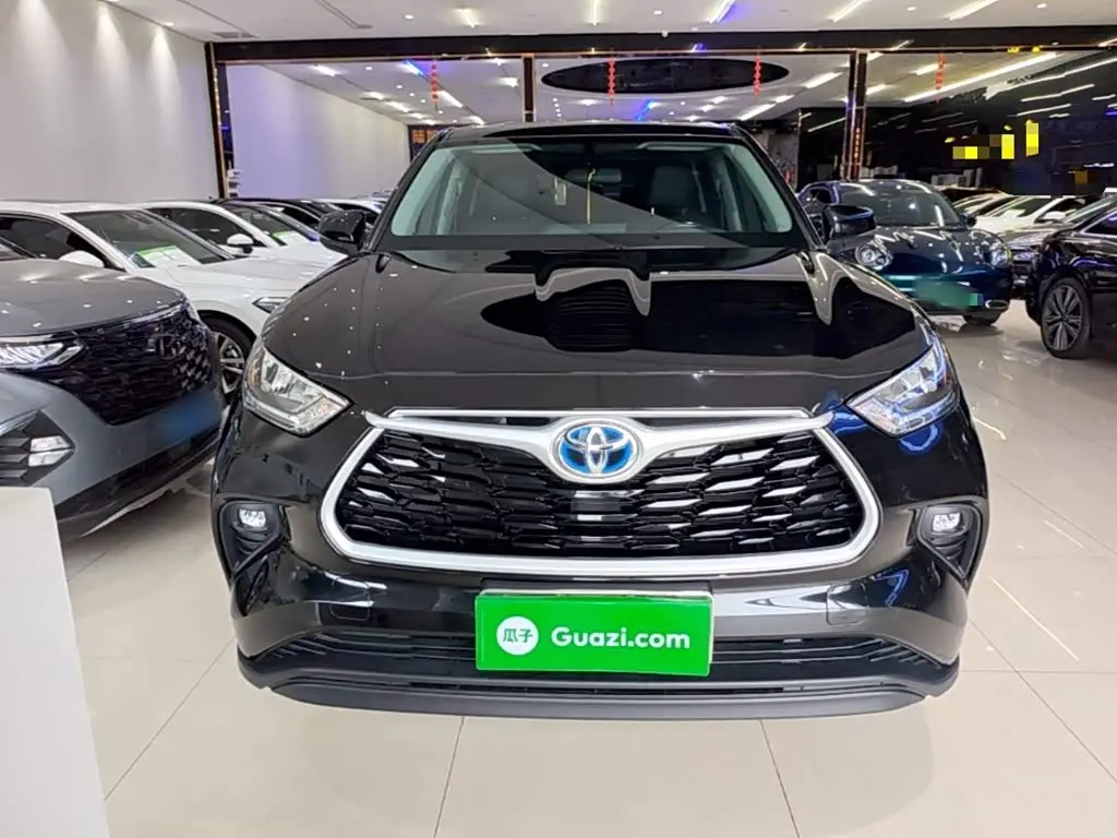 Toyota Highlander 2021 — Photo 3/20