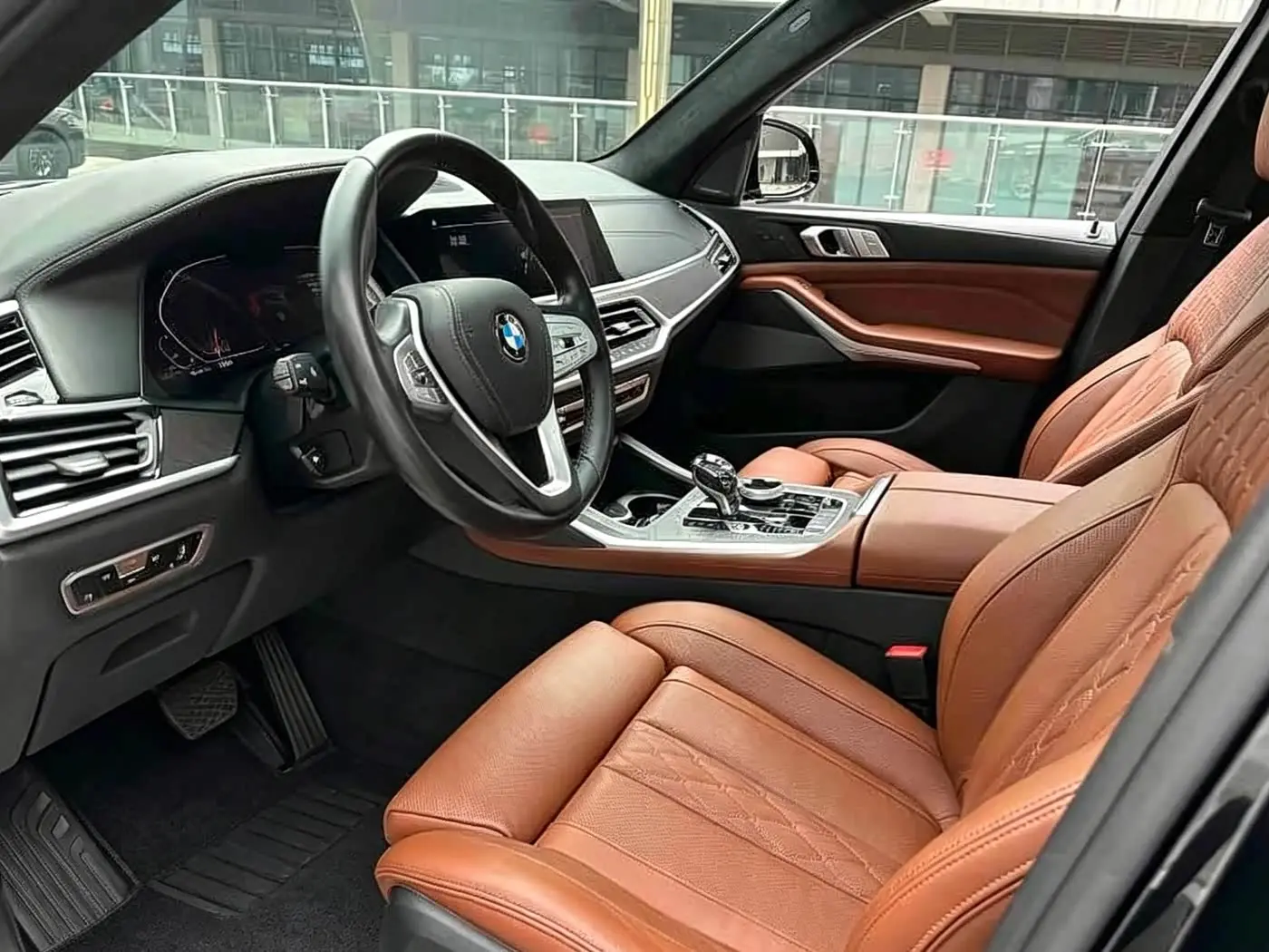 BMW X7 2020 — Photo 9/15