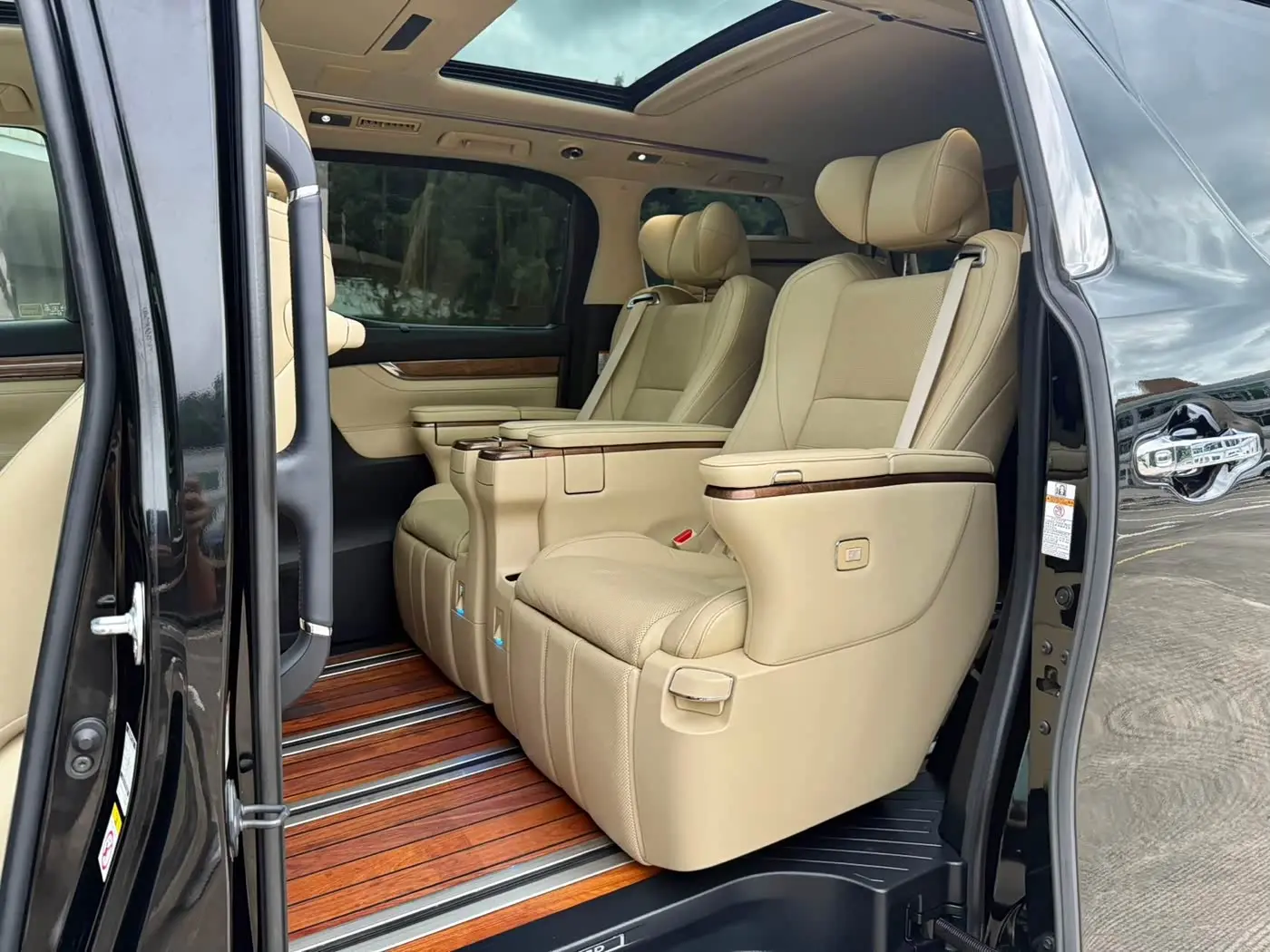 Toyota Alphard 2017 — Фото 7/16