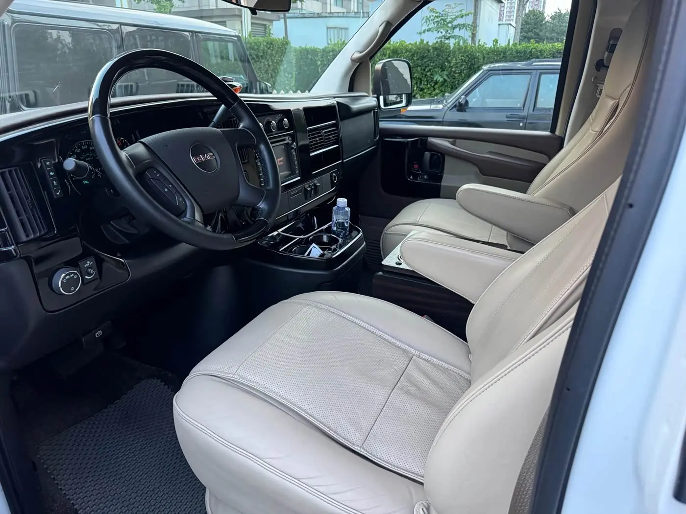 GMC Savana 2019 — Фото 16/20