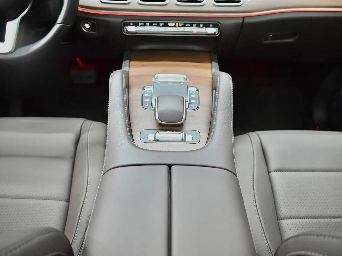 Mercedes-Benz GLE New Energy 2022 — Photo 10/20