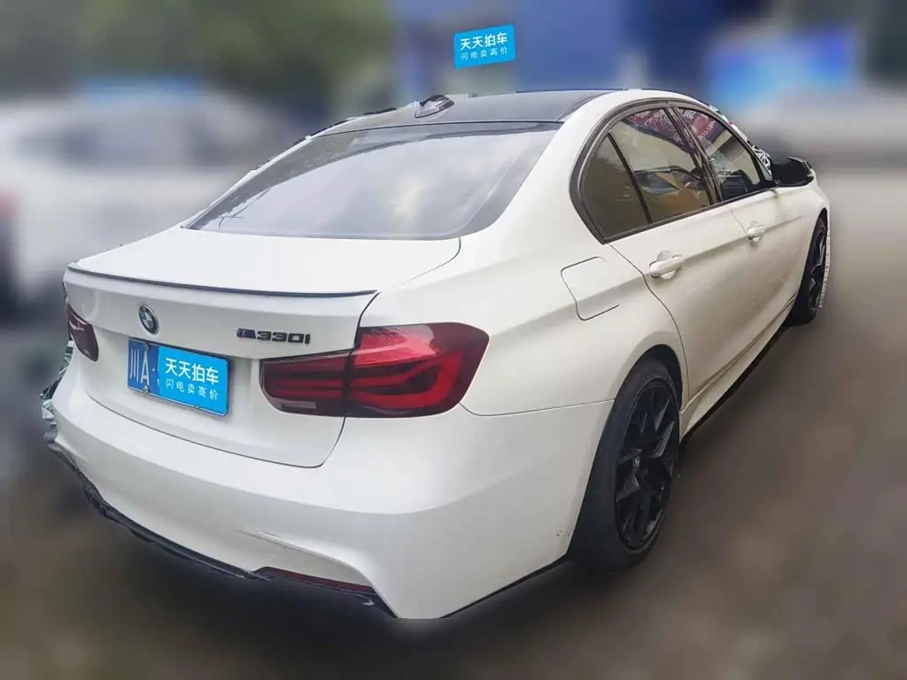 BMW 3 Series 2018 — Фото 2/13