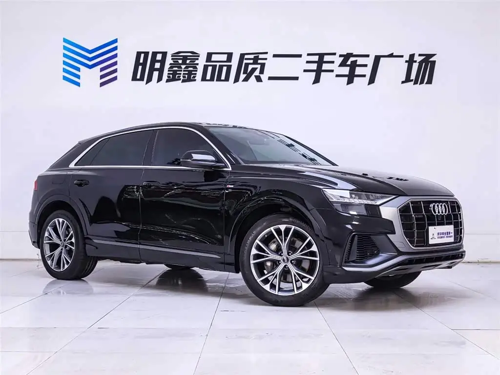 Audi Q8 2023 — Фото 5/20