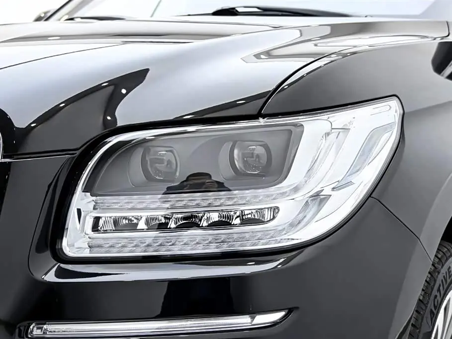 Lincoln Navigator 2020 — Photo 9/20
