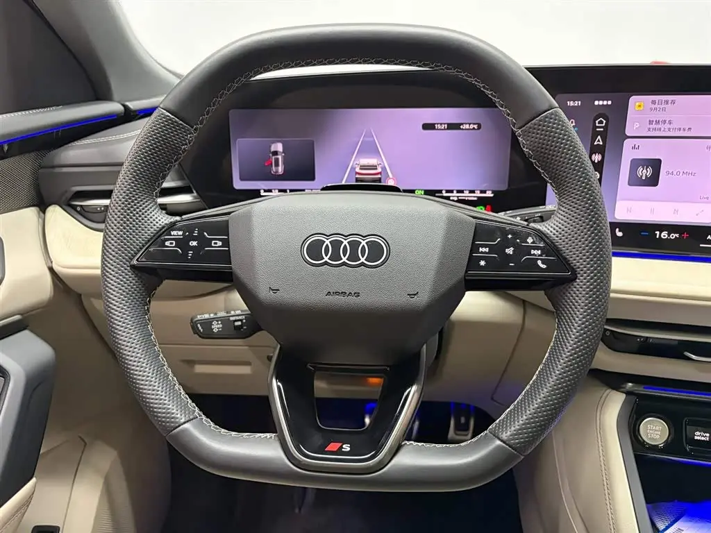 Audi Q5L 2025 — Фото 14/19