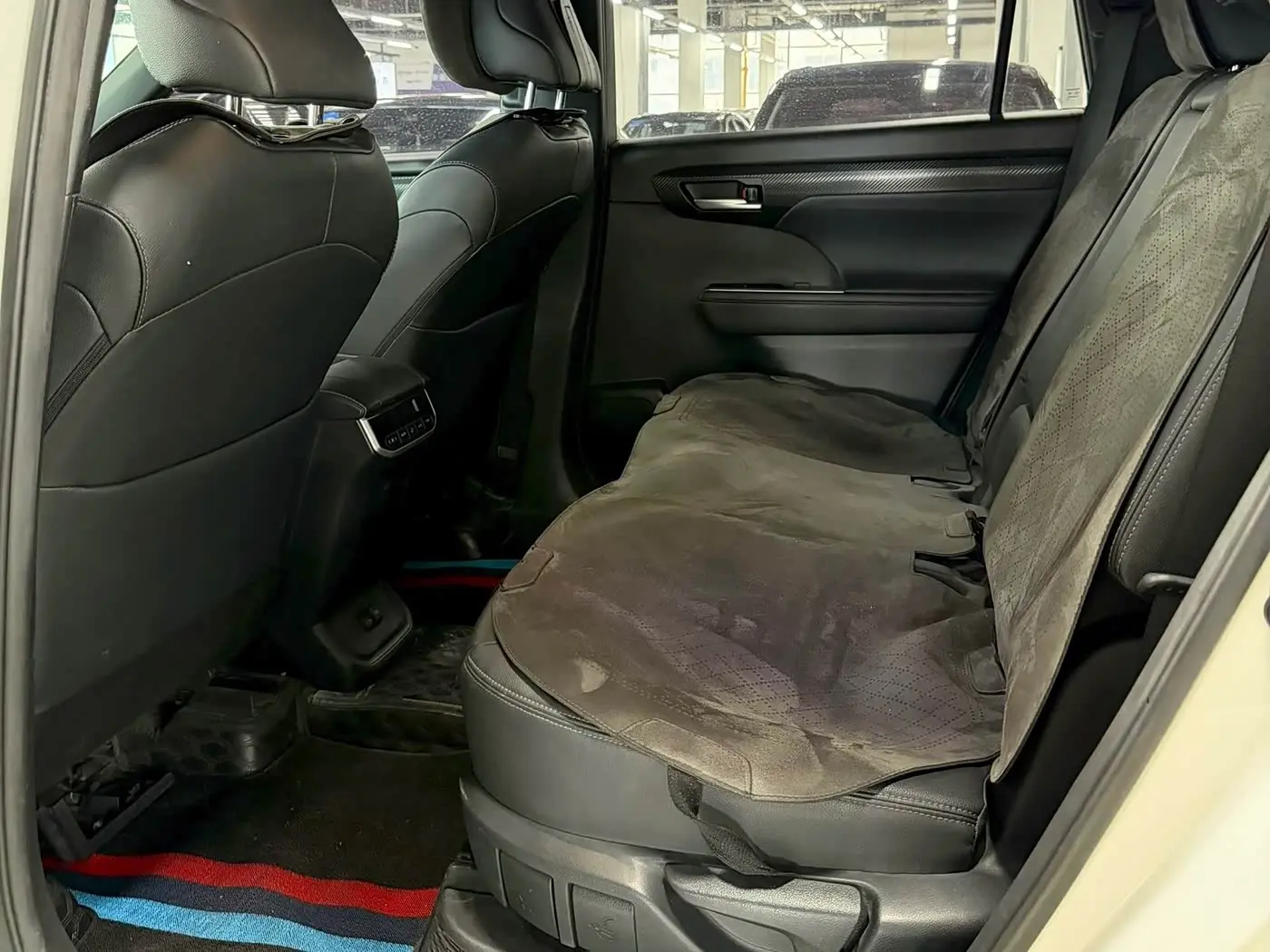 Toyota Crown Kluger 2022 — Photo 6/9