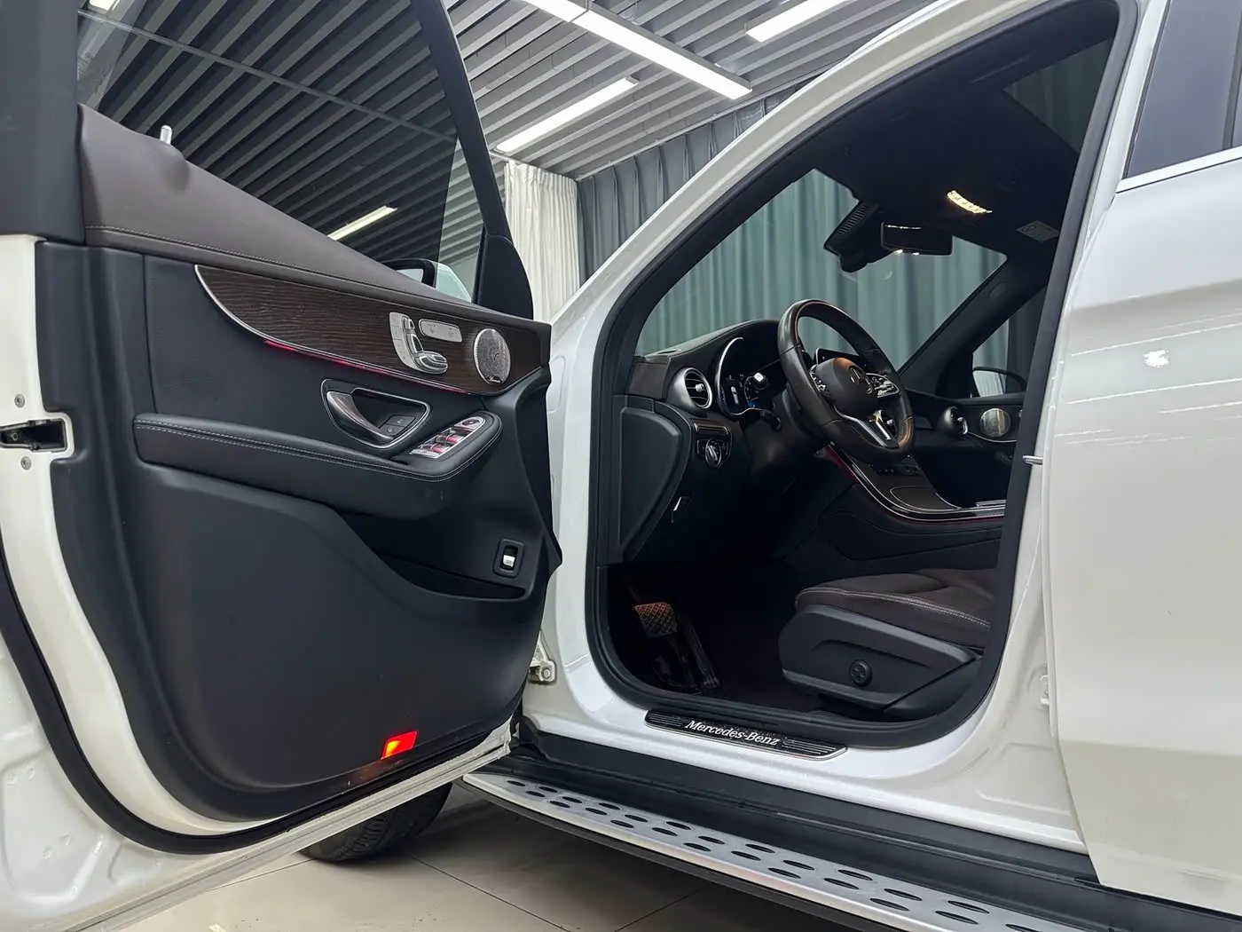 Mercedes-Benz GLC 2022 — Photo 6/20