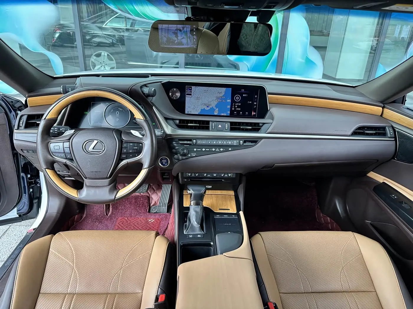 Lexus ES 2019 — Photo 10/20