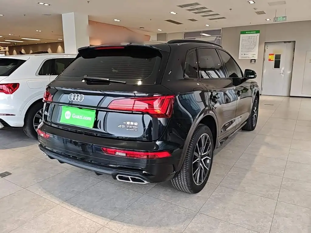 Audi Q5L 2024 — Şəkil 7/20