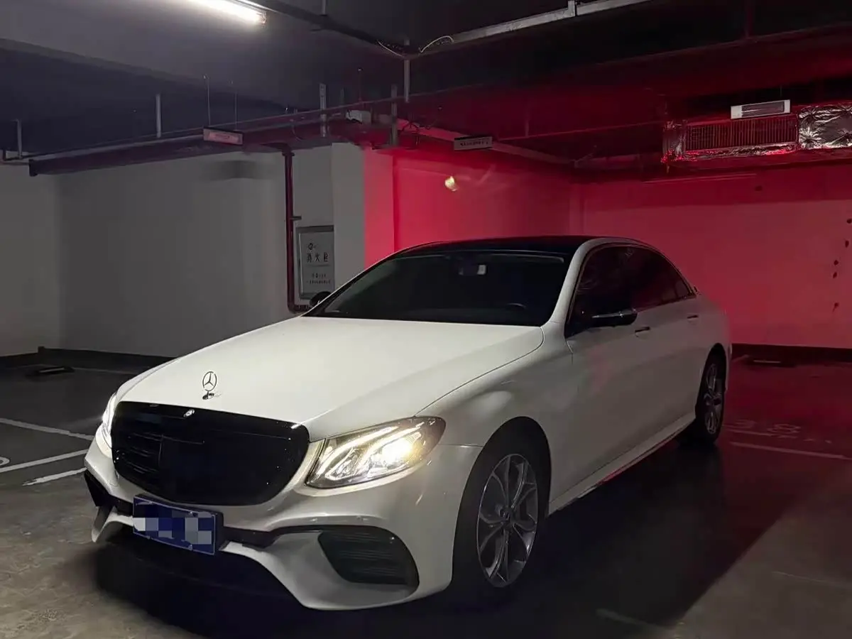 Mercedes-Benz E-Class 2019 — Photo 1/6