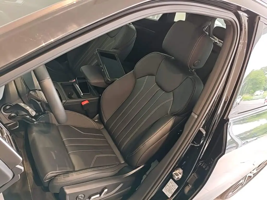 Audi Q5L 2024 — Şəkil 15/20