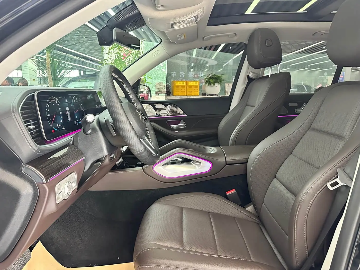 Mercedes-Benz GLE 2022 — Photo 7/20