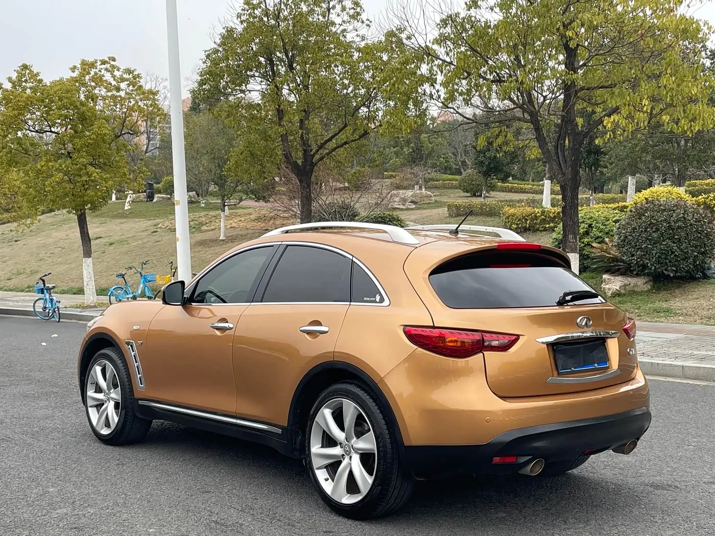 Infiniti QX70 2015 — Фото 5/17