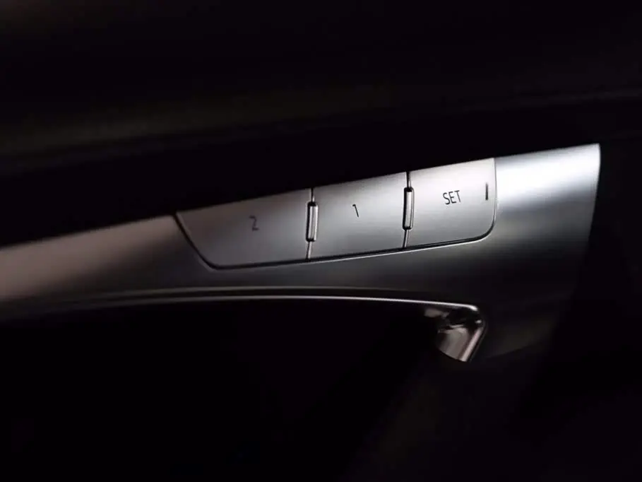Audi A6 2023 — Фото 12/16