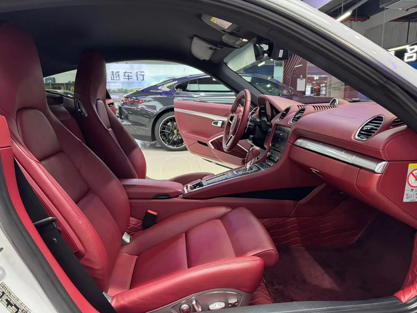 Porsche 718 2019 — Photo 11/15