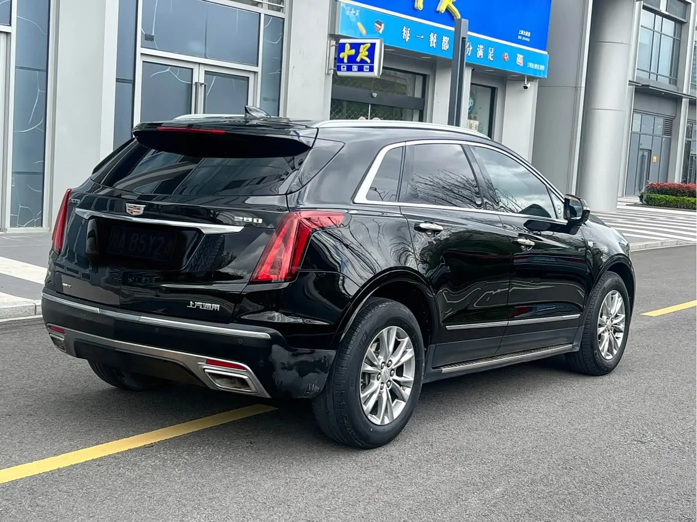 Cadillac XT5 2021 — Фото 6/9