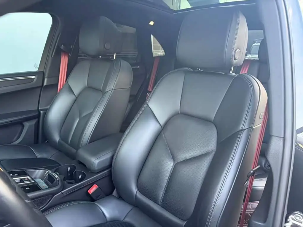 Porsche Macan 2024 — Photo 8/20