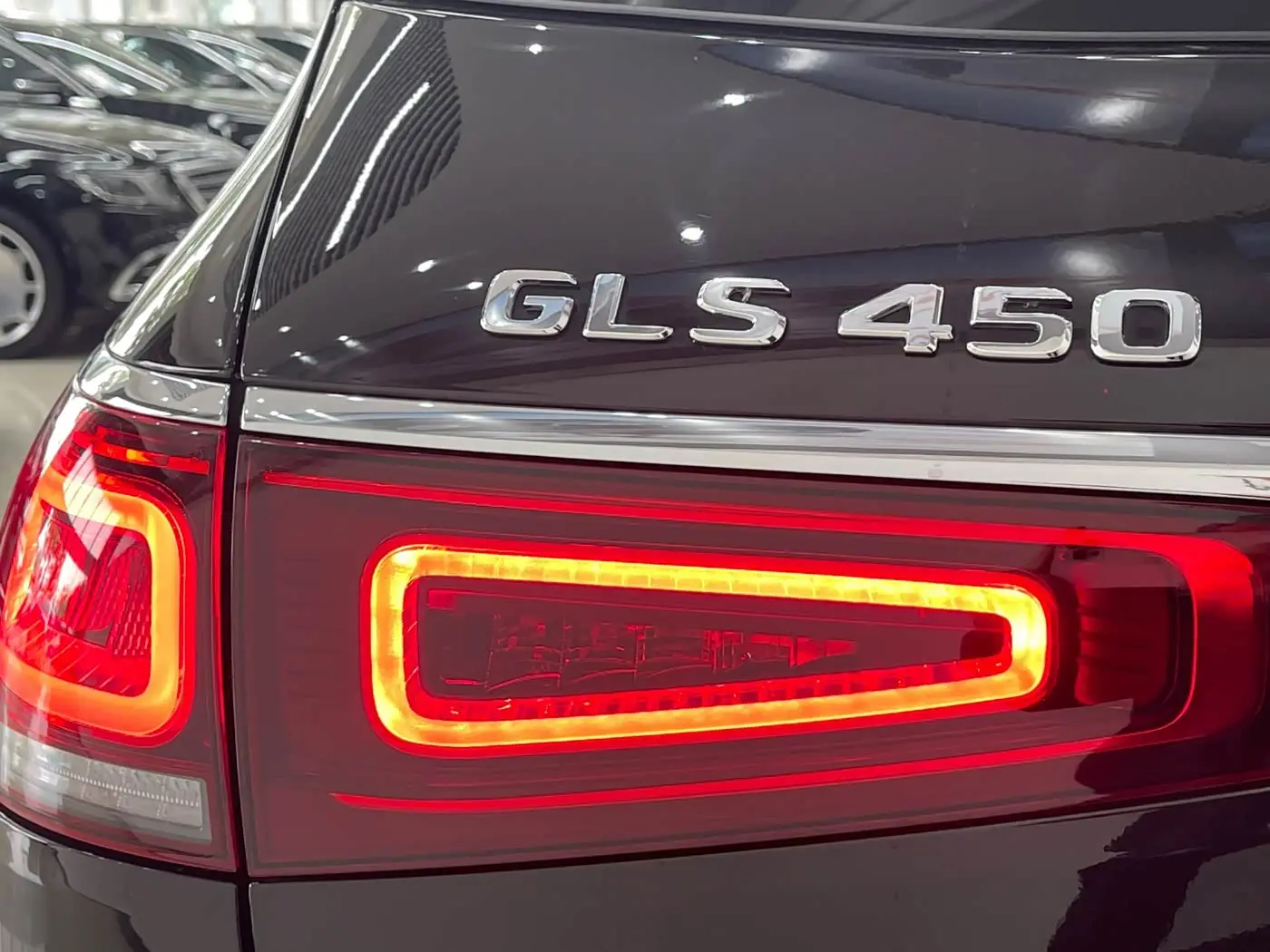 Mercedes-Benz GLS 2022 — Photo 8/20