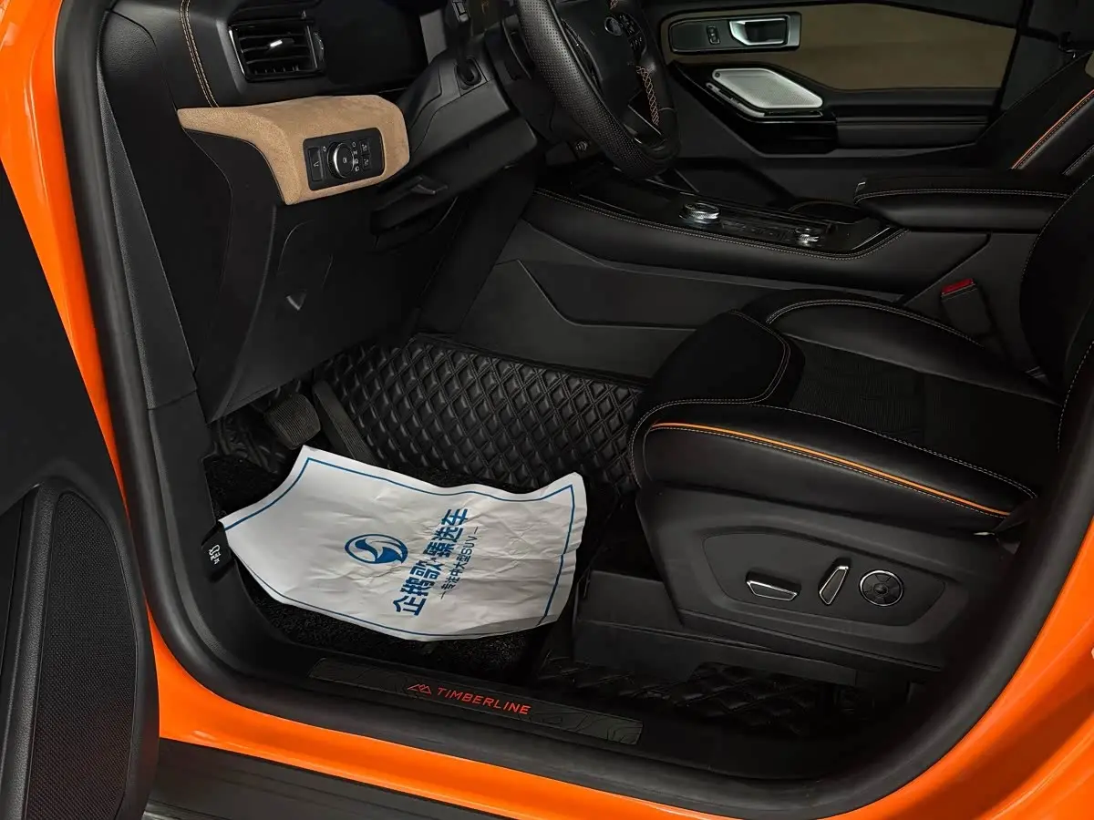 Ford Explorer 2023 — Photo 15/19