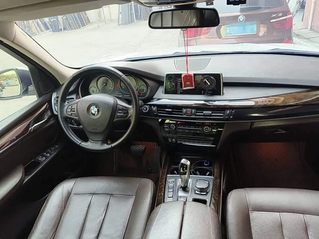BMW X5 2016 — Фото 12/13