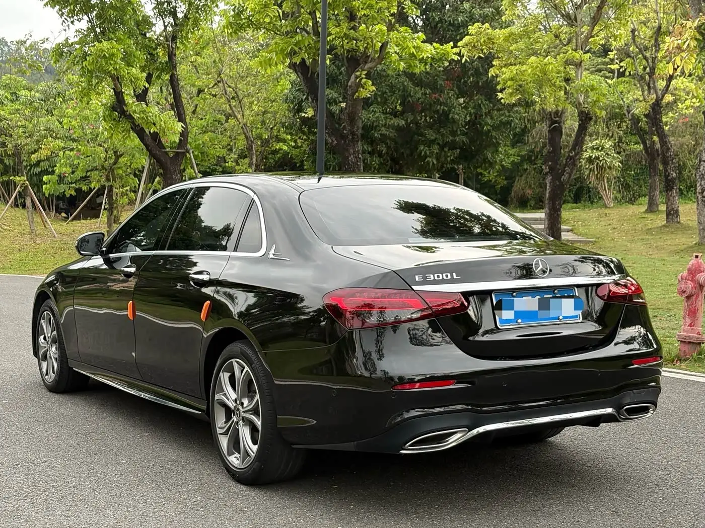 Mercedes-Benz E-Class 2021 — Photo 7/9