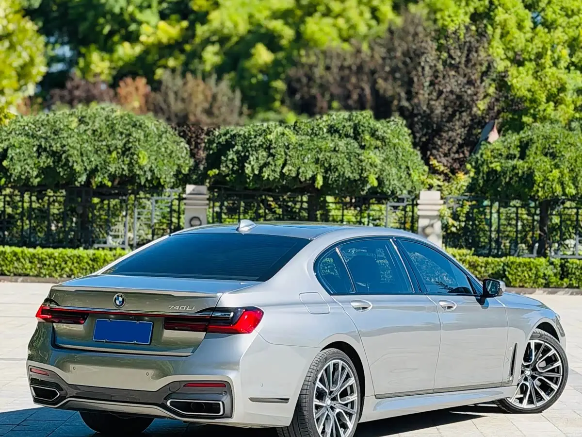 BMW 7 Series 2020 — Photo 3/9
