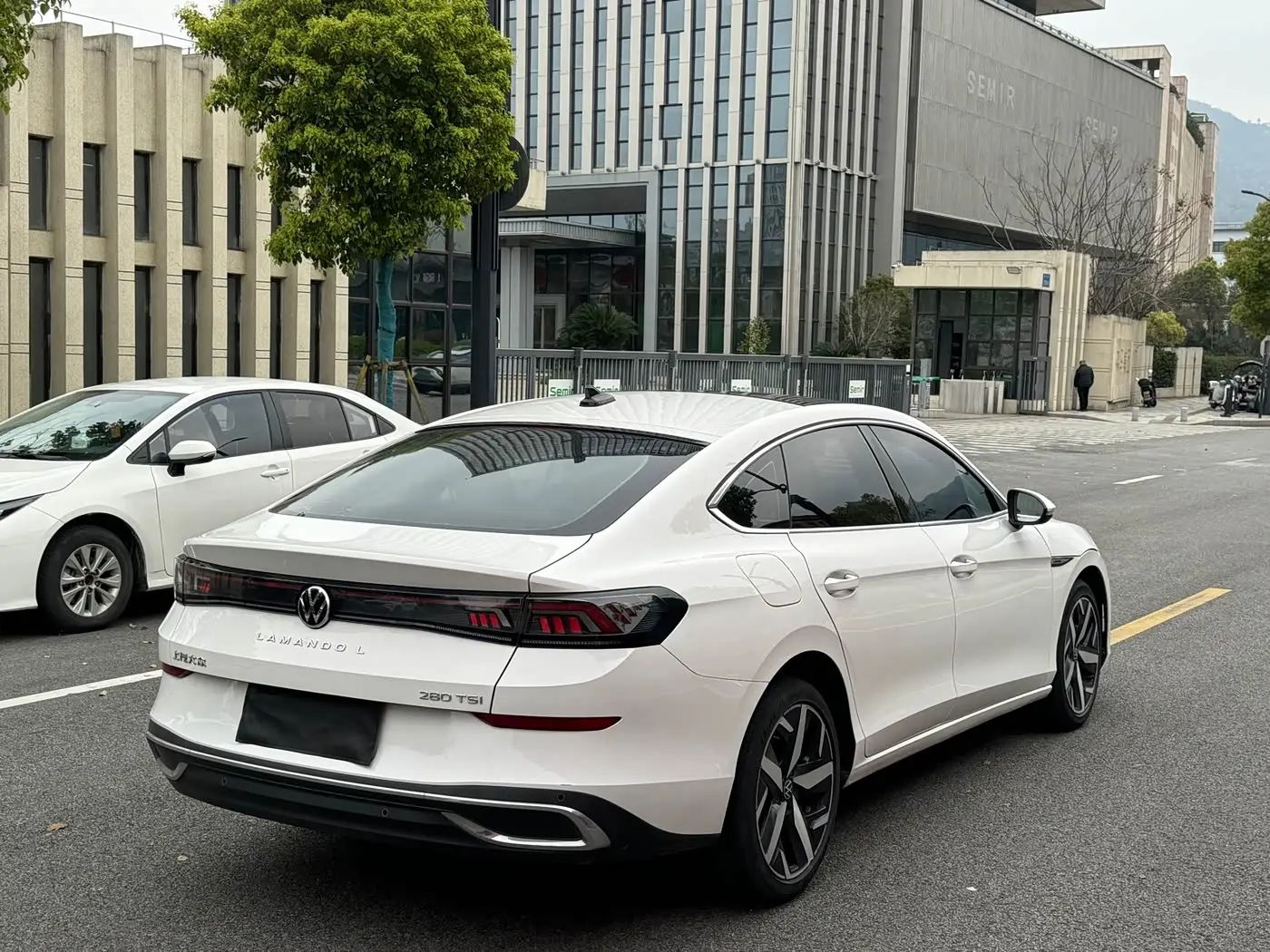 Volkswagen Lamando 2023 — Photo 15/17