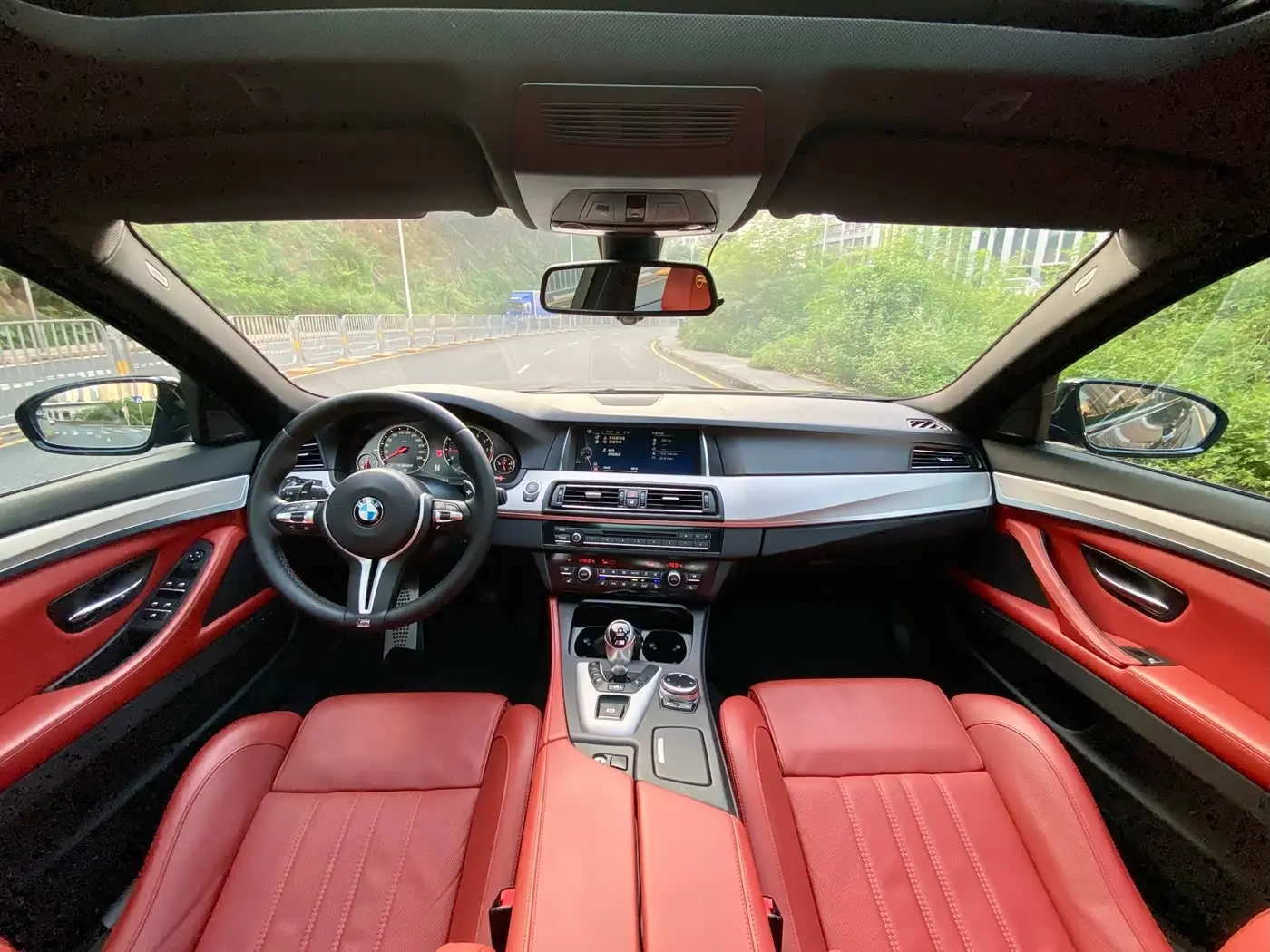 BMW M5 2015 — Photo 8/20